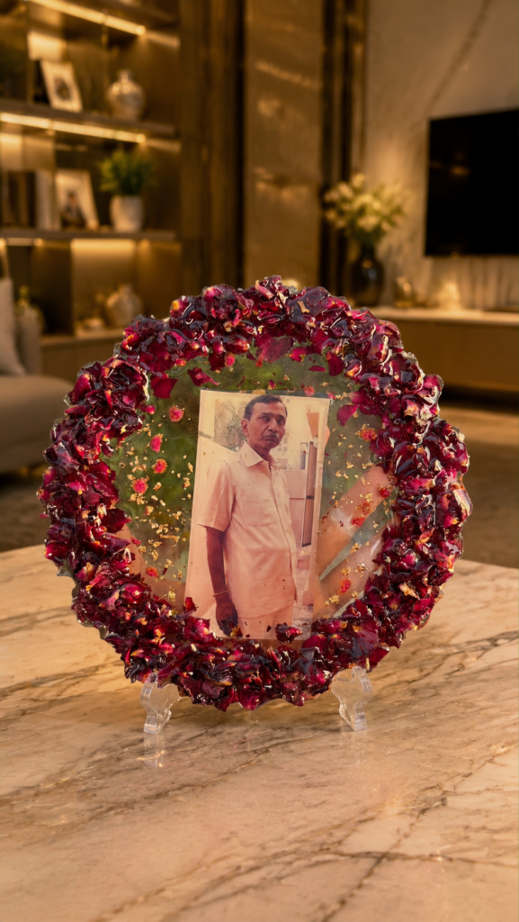 Round Rose Resin Photo Frame, handmade by Shree Art Studio